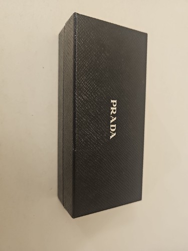 Prada glasses box - 🔥,